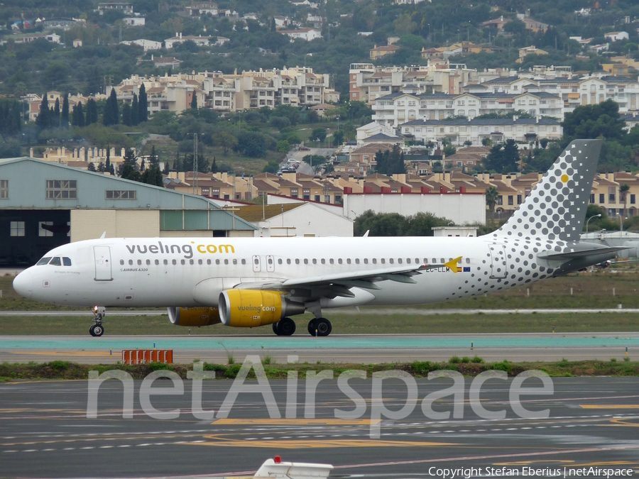 Vueling Airbus A320-214 (EC-LLM) | Photo 662544