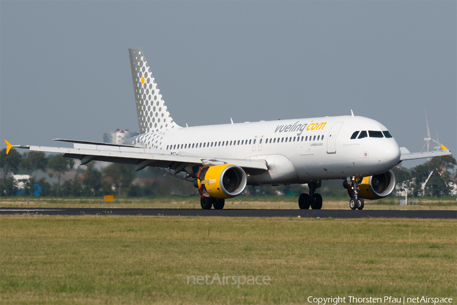 Vueling Airbus A320-214 (EC-LLM) | Photo 82217