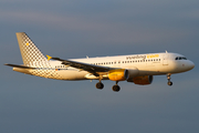 Vueling Airbus A320-214 (EC-LLM) at  London - Heathrow, United Kingdom