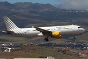 Vueling Airbus A320-214 (EC-LLM) at  Gran Canaria, Spain