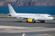 Vueling Airbus A320-214 (EC-LLM) at  Gran Canaria, Spain