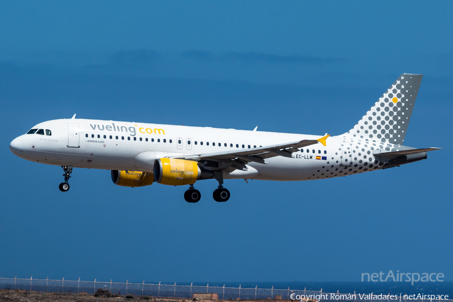 Vueling Airbus A320-214 (EC-LLM) | Photo 628904