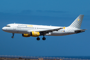Vueling Airbus A320-214 (EC-LLM) at  Gran Canaria, Spain