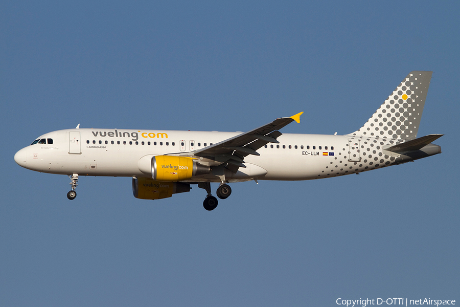 Vueling Airbus A320-214 (EC-LLM) | Photo 370567