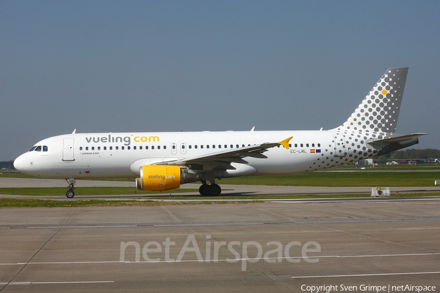 Vueling Airbus A320-214 (EC-LML) | Photo 45723