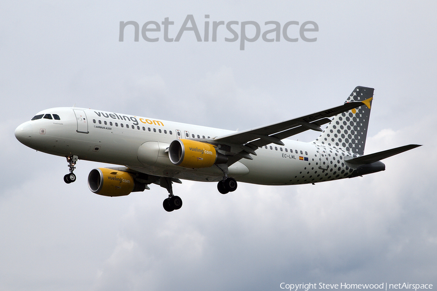 Vueling Airbus A320-214 (EC-LML) | Photo 669711