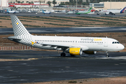 Vueling Airbus A320-214 (EC-LML) at  Gran Canaria, Spain