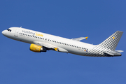 Vueling Airbus A320-214 (EC-LOB) at  Barcelona - El Prat, Spain