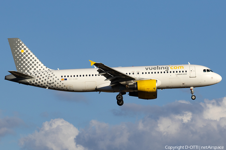 Vueling Airbus A320-214 (EC-LOB) | Photo 533694