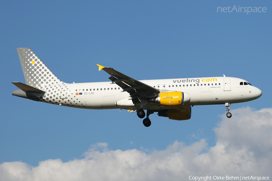 Vueling Airbus A320-214 (EC-LOC) | Photo 38900