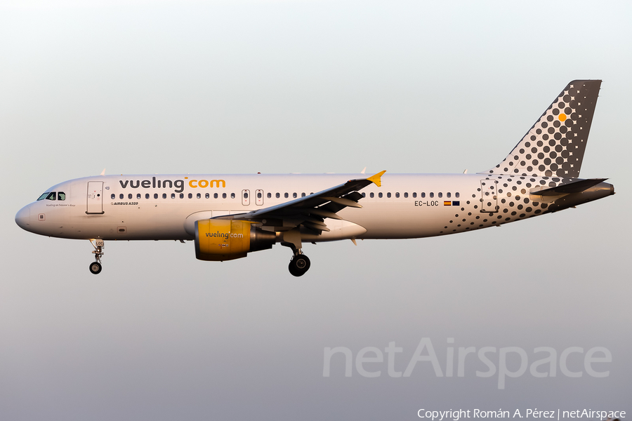 Vueling Airbus A320-214 (EC-LOC) | Photo 358968