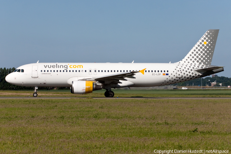 Vueling Airbus A320-214 (EC-LOP) | Photo 491814