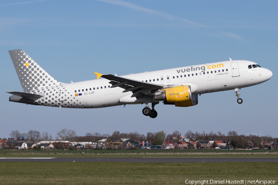 Vueling Airbus A320-214 (EC-LOP) | Photo 516289