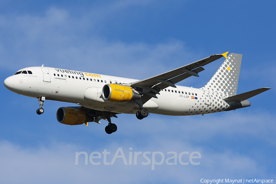 Vueling Airbus A320-214 (EC-LOP) | Photo 396057