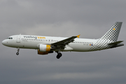 Vueling Airbus A320-214 (EC-LOP) at  Barcelona - El Prat, Spain