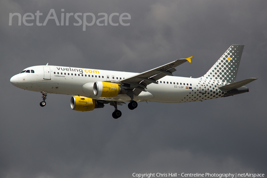 Vueling Airbus A320-214 (EC-LOP) | Photo 513410