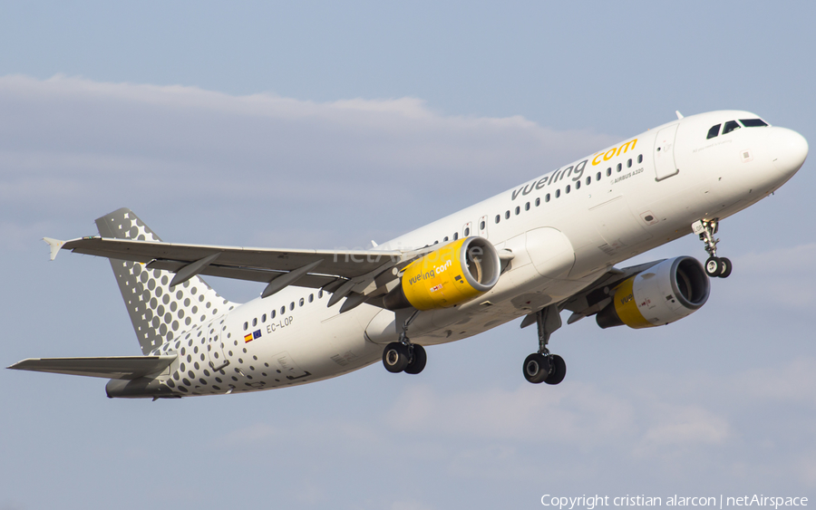 Vueling Airbus A320-214 (EC-LOP) | Photo 186563