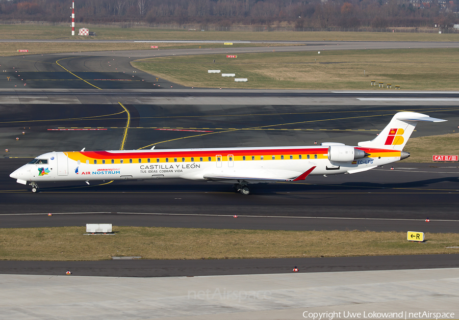 Iberia Regional (Air Nostrum) Bombardier CRJ-1000 (EC-LPG) | Photo 50871