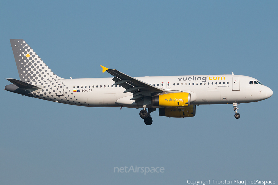 Vueling Airbus A320-232 (EC-LQJ) | Photo 62126