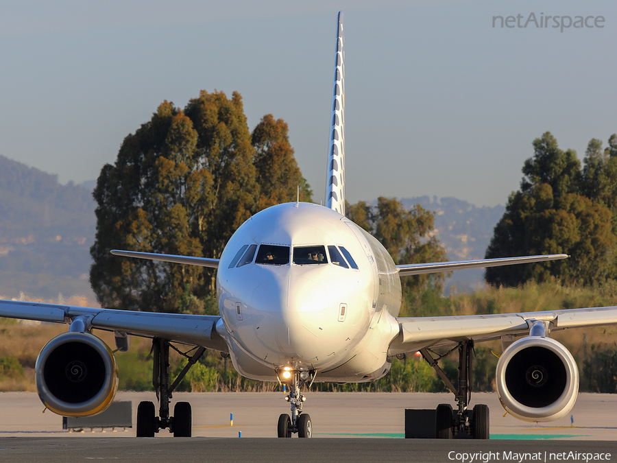 Vueling Airbus A320-232 (EC-LQK) | Photo 172173