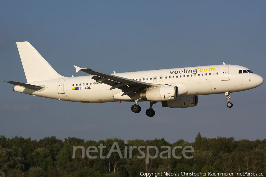 Vueling Airbus A320-232 (EC-LQL) | Photo 121474