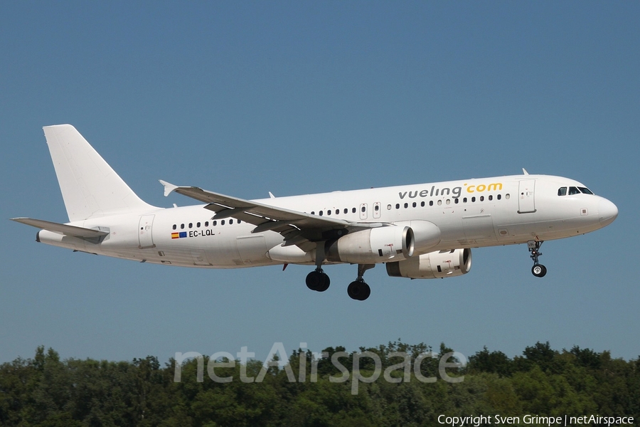 Vueling Airbus A320-232 (EC-LQL) | Photo 79598