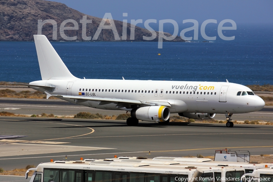 Vueling Airbus A320-232 (EC-LQL) | Photo 337670
