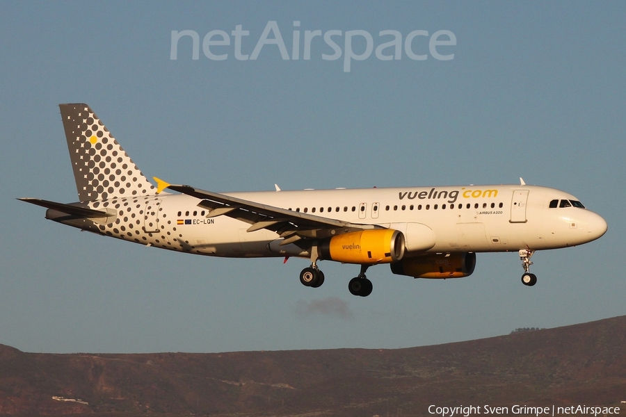 Vueling Airbus A320-232 (EC-LQN) | Photo 439979