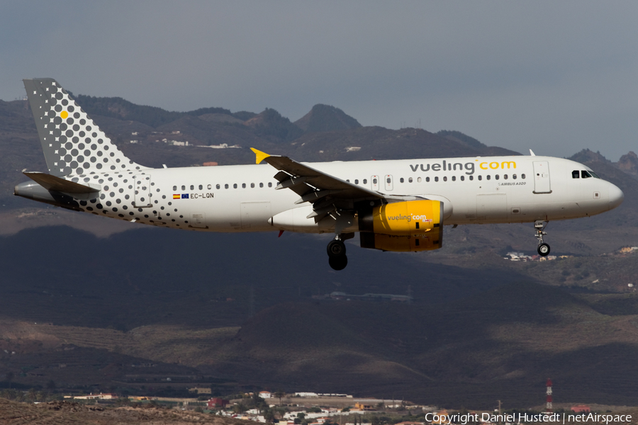 Vueling Airbus A320-232 (EC-LQN) | Photo 443708