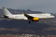 Vueling Airbus A320-232 (EC-LQN) at  Gran Canaria, Spain