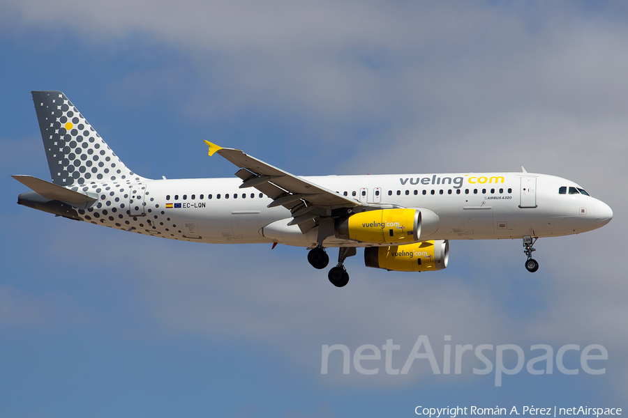 Vueling Airbus A320-232 (EC-LQN) | Photo 283937