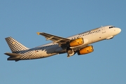 Vueling Airbus A320-232 (EC-LQZ) at  Barcelona - El Prat, Spain