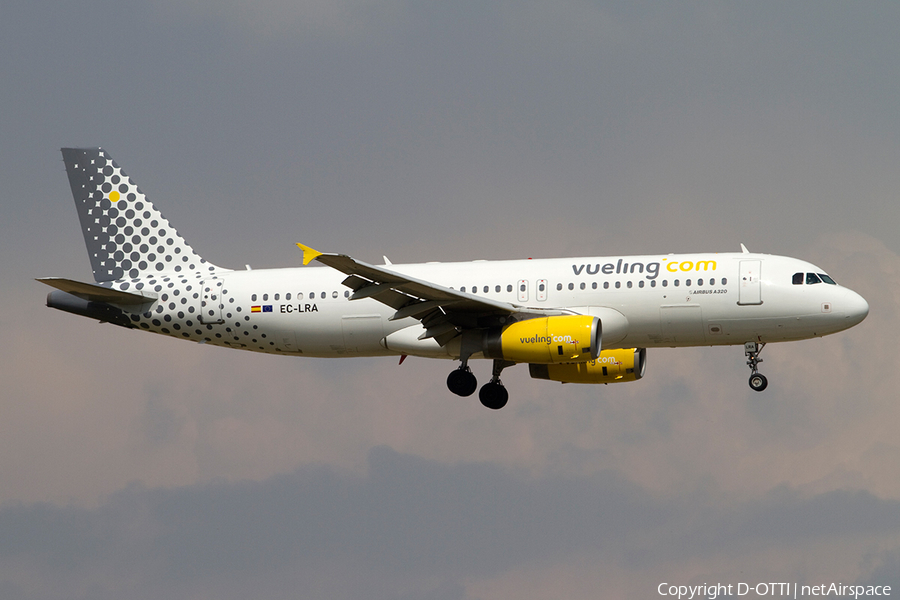 Vueling Airbus A320-232 (EC-LRA) | Photo 384422