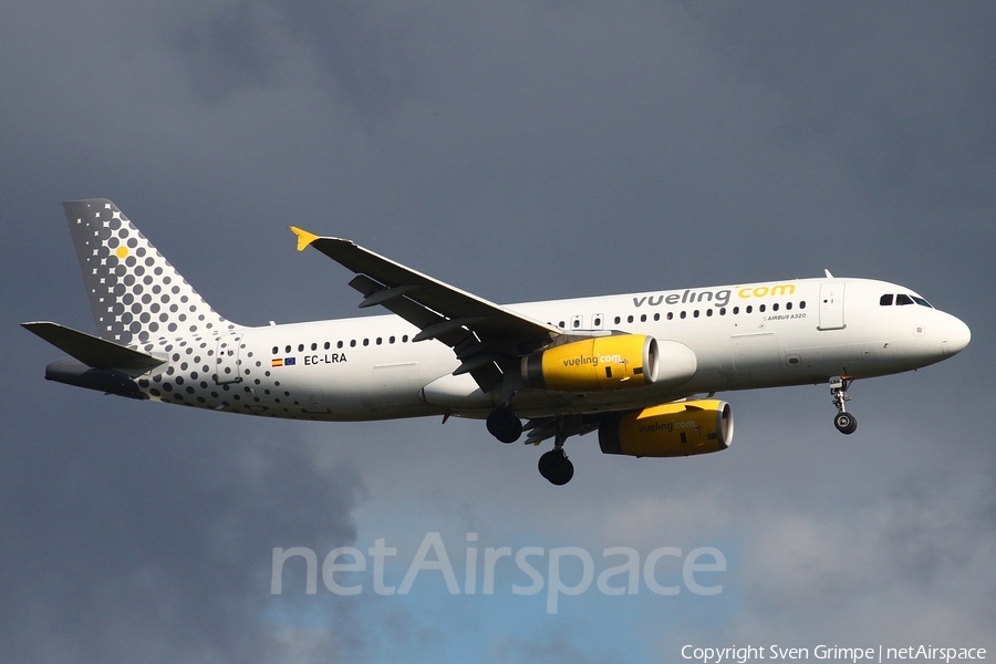 Vueling Airbus A320-232 (EC-LRA) | Photo 15653