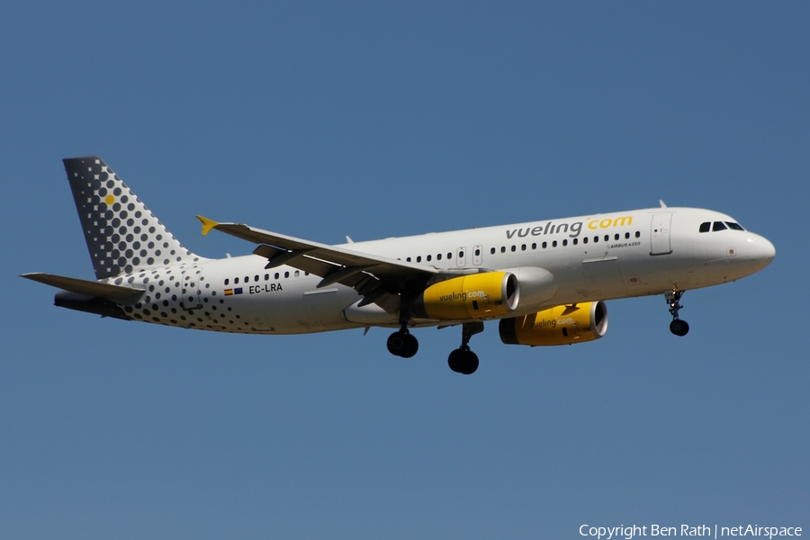 Vueling Airbus A320-232 (EC-LRA) | Photo 29554