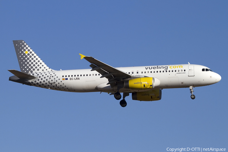 Vueling Airbus A320-232 (EC-LRA) | Photo 414671