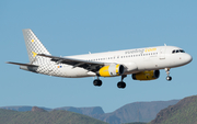 Vueling Airbus A320-232 (EC-LRE) at  Gran Canaria, Spain