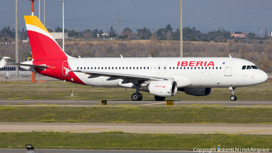Iberia Airbus A320-214 (EC-LRG) | Photo 595230