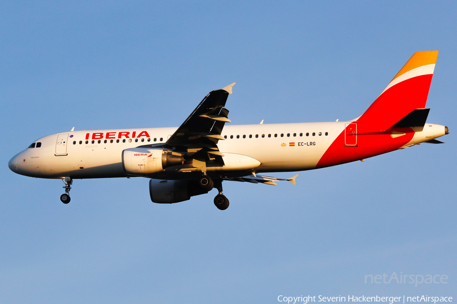 Iberia Express Airbus A320-214 (EC-LRG) | Photo 203139