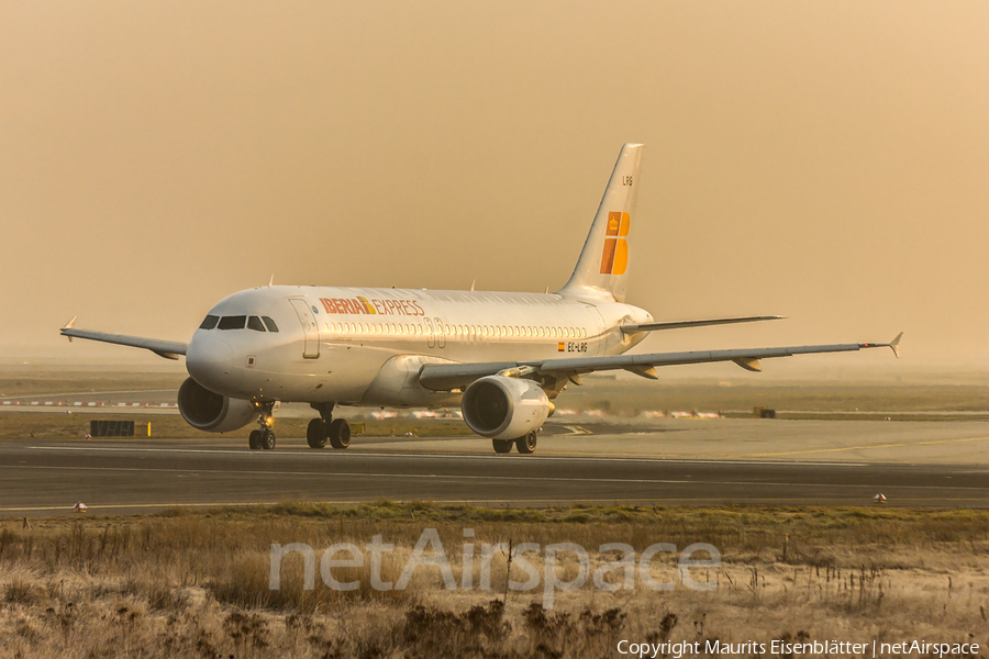 Iberia Express Airbus A320-214 (EC-LRG) | Photo 44085