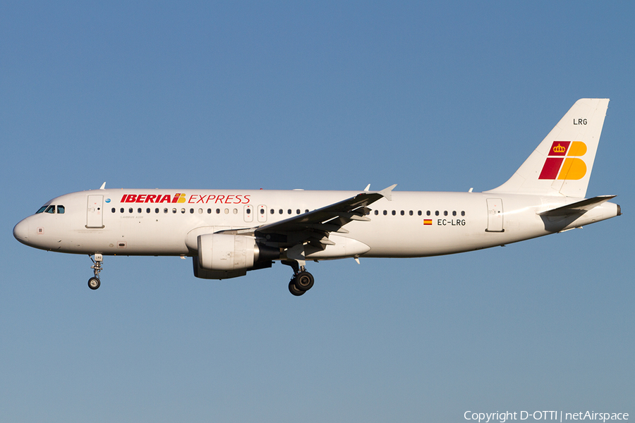 Iberia Express Airbus A320-214 (EC-LRG) | Photo 523664