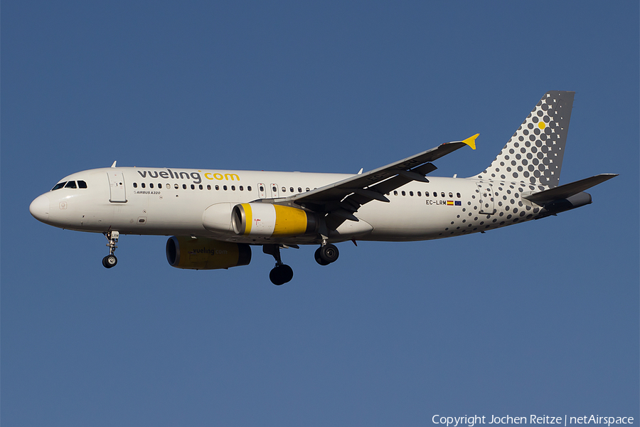 Vueling Airbus A320-232 (EC-LRM) | Photo 163130