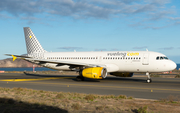 Vueling Airbus A320-232 (EC-LRM) at  Gran Canaria, Spain