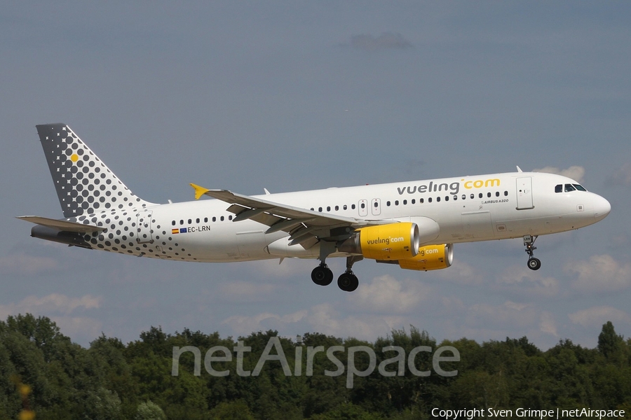 Vueling Airbus A320-214 (EC-LRN) | Photo 30017