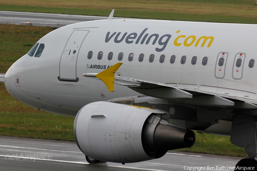 Vueling Airbus A319-112 (EC-LRS) | Photo 30254