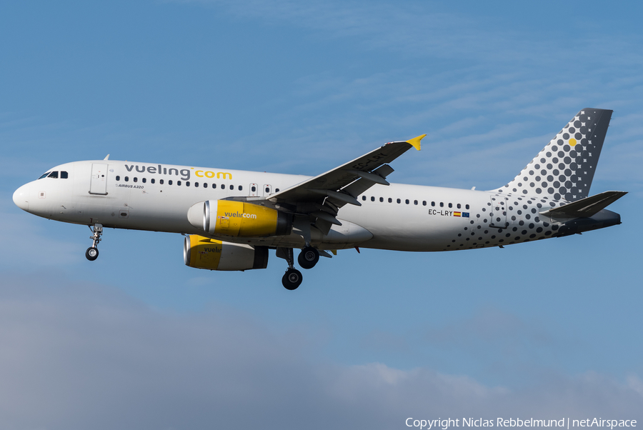 Vueling Airbus A320-232 (EC-LRY) | Photo 270669