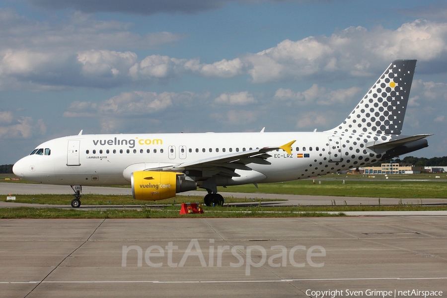 Vueling Airbus A319-112 (EC-LRZ) | Photo 30799