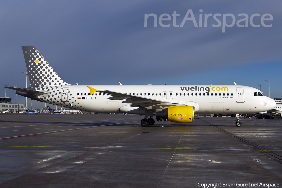 Vueling Airbus A320-214 (EC-LSA) | Photo 42250