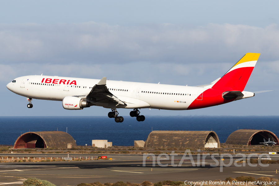 Iberia Airbus A330-302 (EC-LUB) | Photo 353192