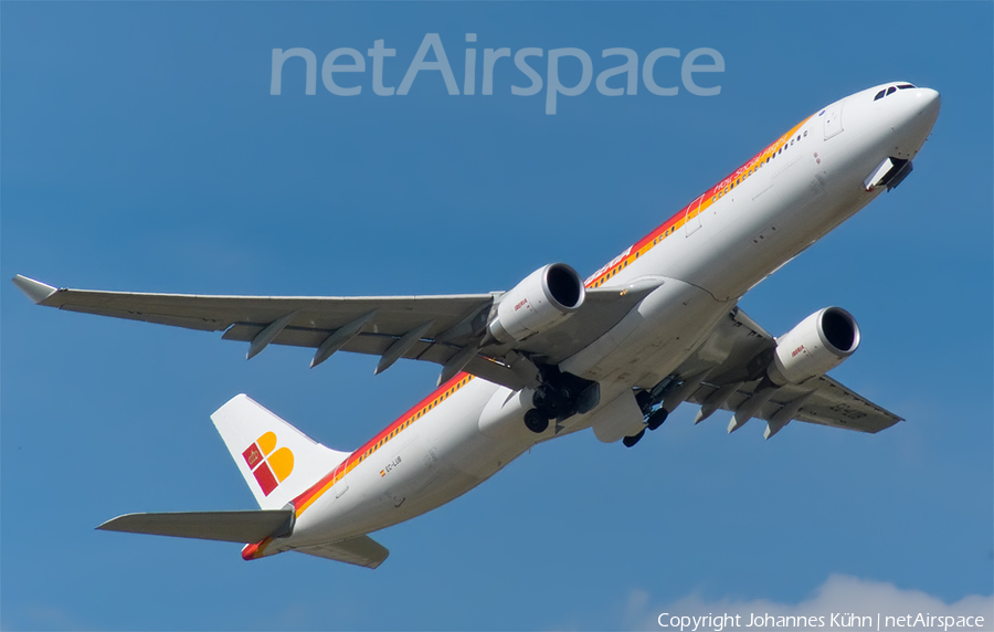 Iberia Airbus A330-302 (EC-LUB) | Photo 204845